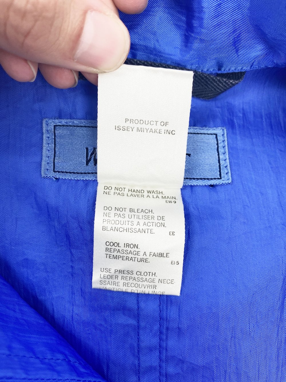 Issey Miyake Windcoat 90s blue packable trench — JAMES VELORIA